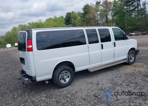 2021 Chevrolet Express Passenger Rwd 3500 Extended Wheelbase Lt from USA, damaged, VIN 1GAZGPF79M1309779